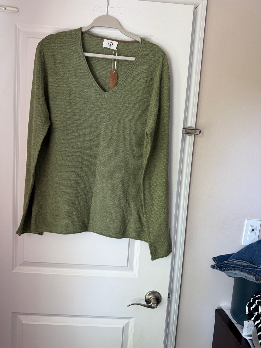 V-Neck Matcha Amalfi shirt